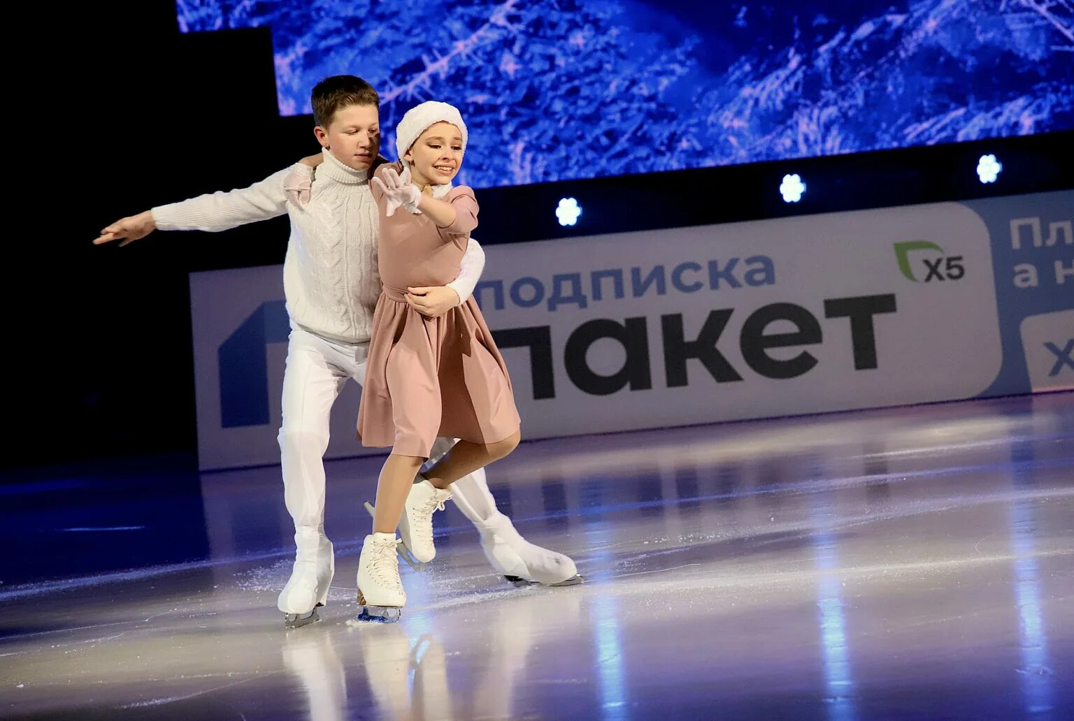 Ледовое шоу в юбилейном спб январе 2025. Шоу авербуха 2025 чемпионы. авербух саратов 2025. шоу на льду. шоу авербуха в омске 2025.