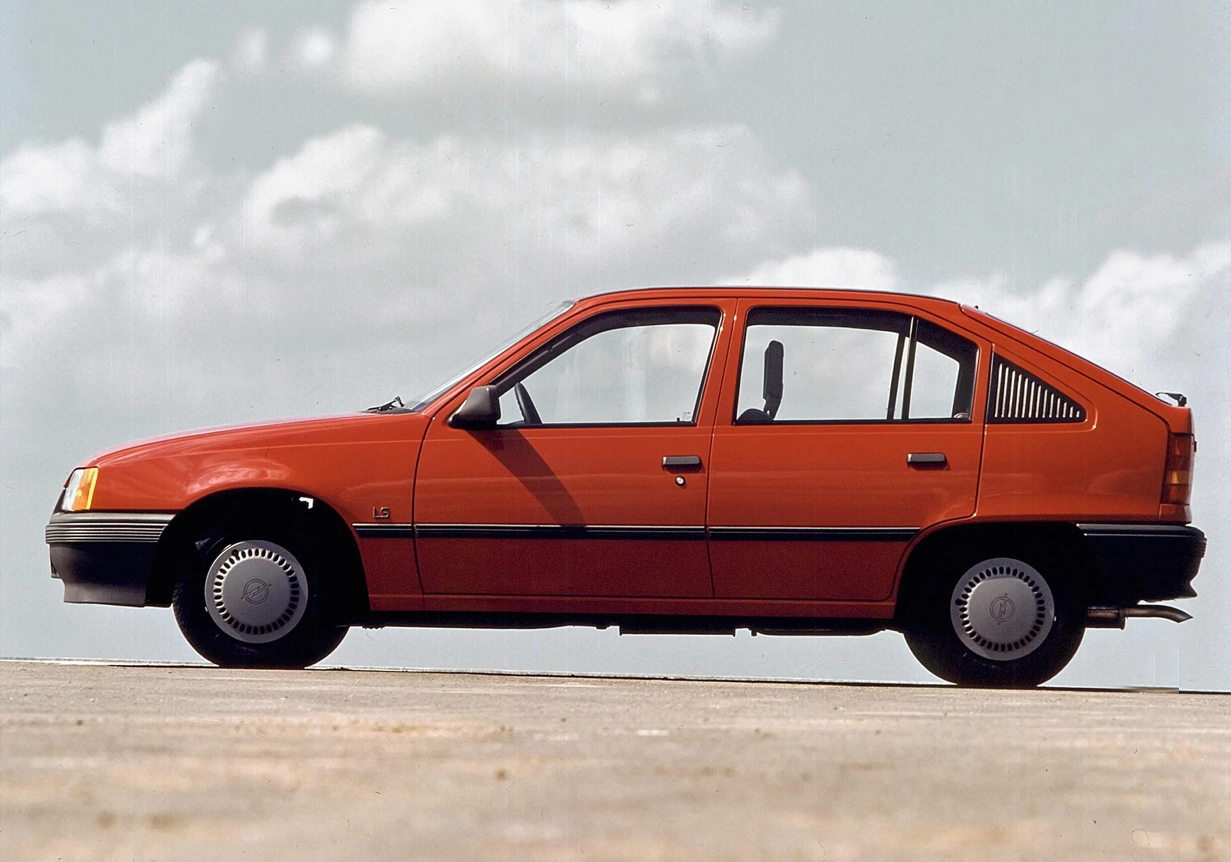 Opel daewoo. Opel Kadett e хэтчбек 1984-. Opel Kadett хэтчбек. Opel Kadett e хэтчбек. Опель кадет 1984.