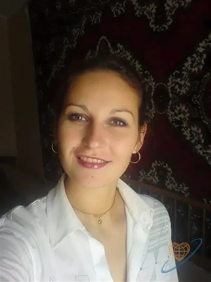 азиатская бизнес леди. номер шесть ("звёздный крейсер галактика"). женщина номер 6. джина родригез фото. люси лоулесс звездный крейсер галактика.