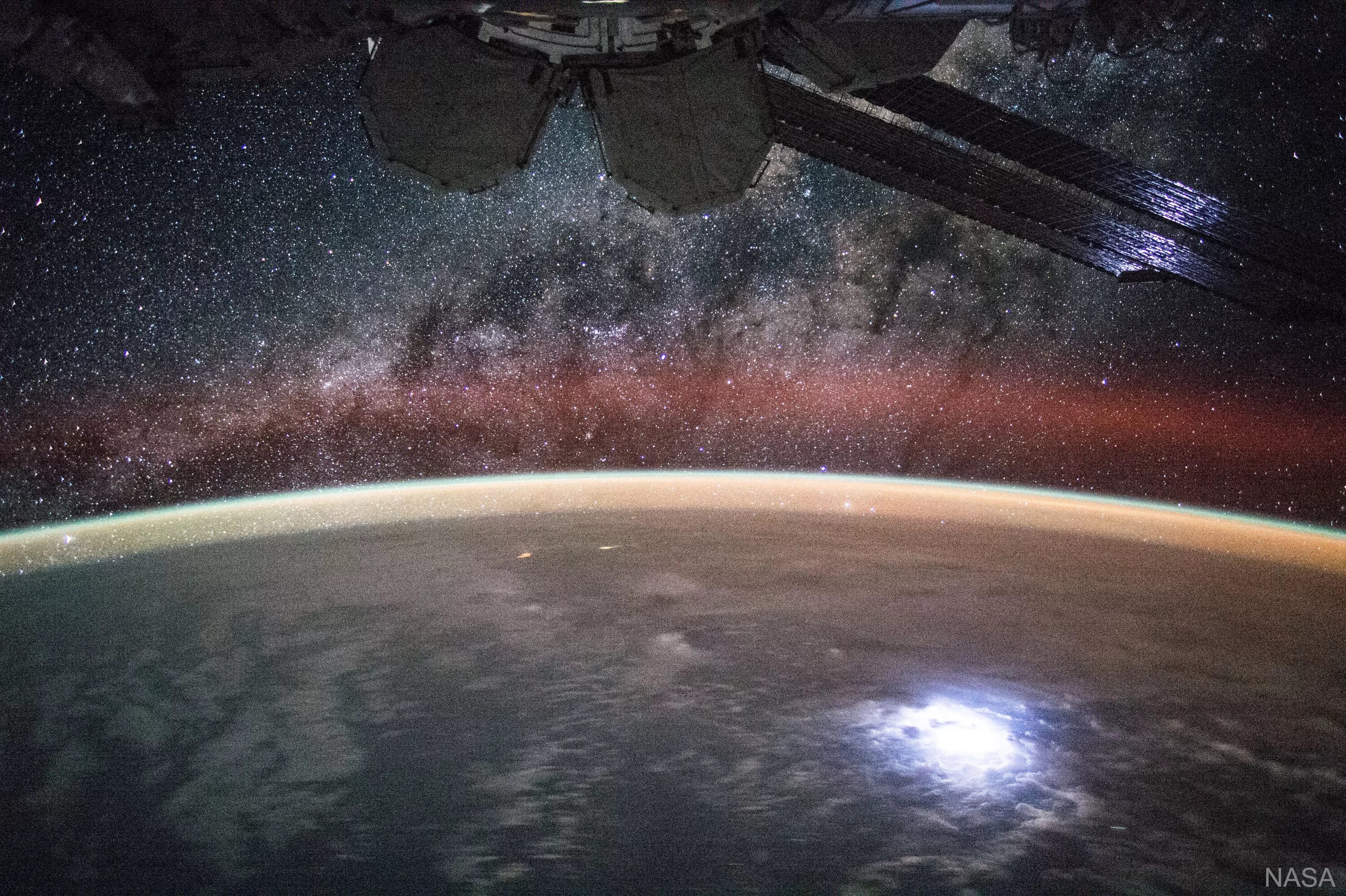 Большие пространство земли. Млечный путь с МКС. МКС В космосе. Космос НАСА. Земля из космоса.