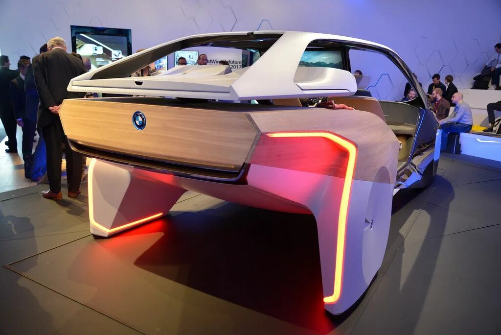 Купить будущие. Ces 2017 БМВ. БМВ Future Concept. BMW электромобиль футуризм. BMW I inside Future Concept.