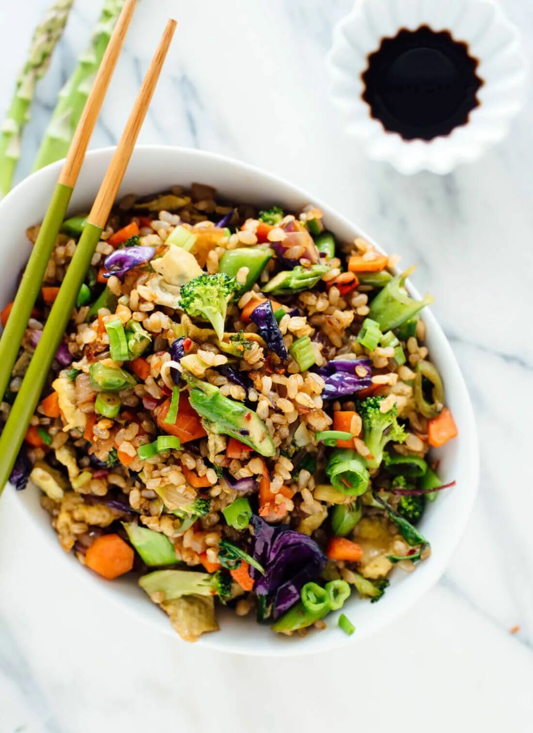 Rice vegetable. Рис с овощами. Рис с овощами на гарнир. Рис с овощами подача. Veggie Fried Rice.