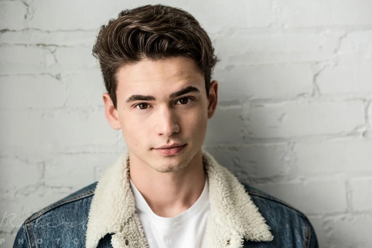 The twenty year old. 20 years old. old actors. 2 male teenagers. 20-year old finbarr slonim, 20-year old kai russo, and 35-year old caleb perkins.