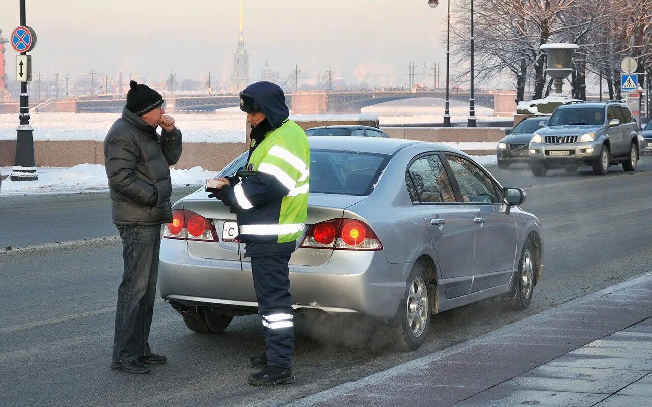 Инспектор дпс гибдд. Полицейский дпс. Гаи для детей. Наглый инспектор дпс. Гаи огнетушитель.