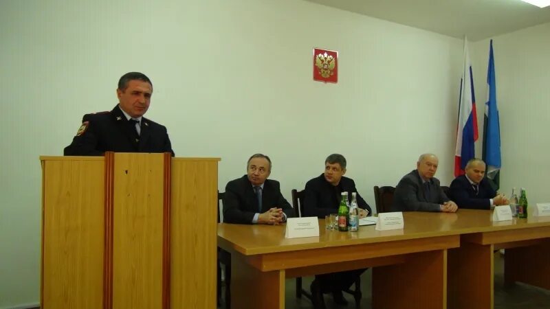 Мвд чегем. Начальник чегемского ровд бетрозов. Капашаров владимир мухамедович. Начальник ровд чегемского района. Группа полицейских прав.