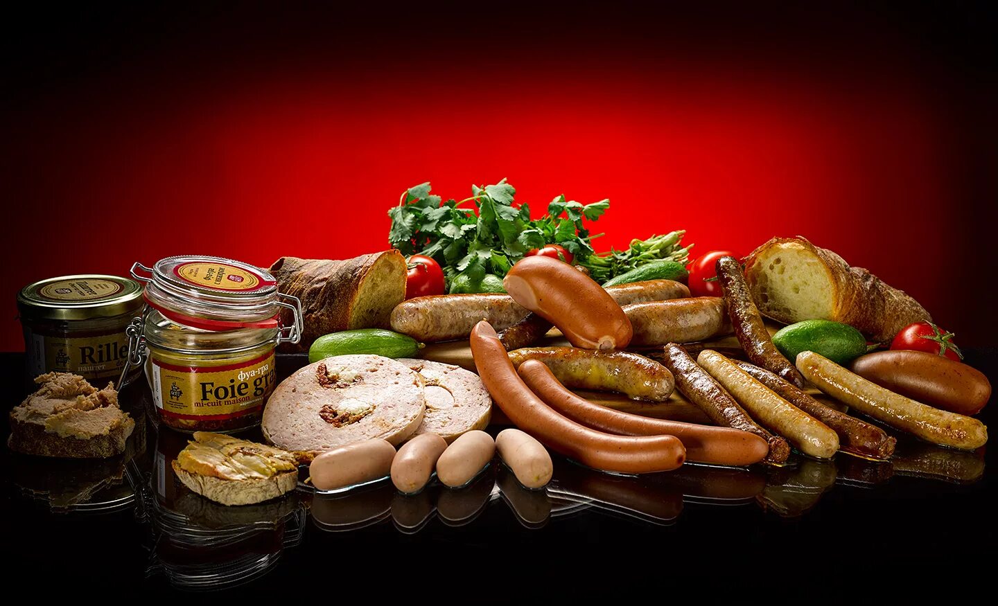 баннер колбасные изделия. мясные продукты. оршанский мясокомбинат. реклама колбасы 2023. колбасы и колбасные изделия.