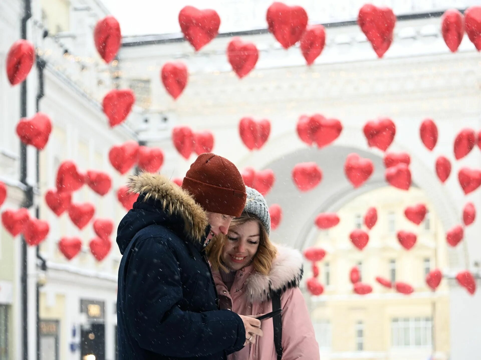 19 января 14 февраля. День влюбленных Москва. День всех влюбленных в России. 14 Февраля в Москве.