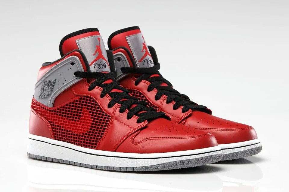 Мужские кроссовки air jordan. Jordan 1 Black Fire Red Cement. Nike Air Jordan 1 Mid Fire Red Cement. Air Jordan 1 Red.