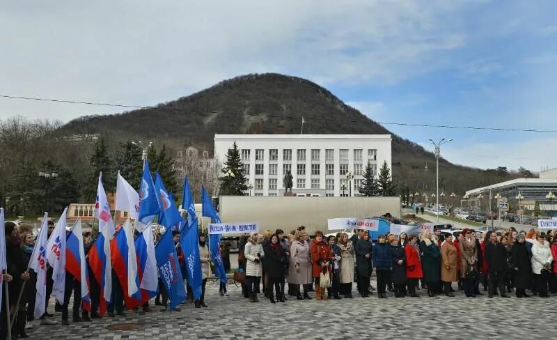 Программа железноводск. Дворец культуры Железноводск. Железноводск администрация города Бабаян. Железноводск ул Чайковского 1 городской дворец культуры. Городской дом культуры Железноводска.