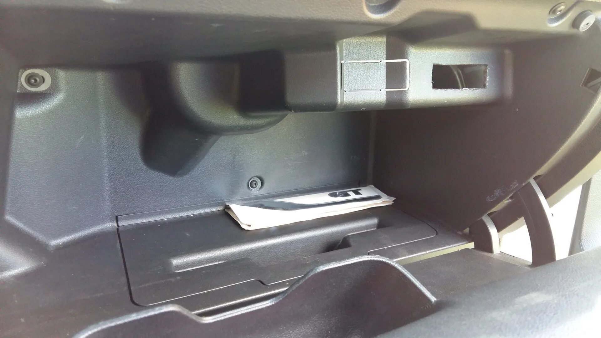 Как снять бардачок фольксваген поло карпет в бардачок Volkswagen Polo Sedan, 1,6 л, 2016 года своими руками DRIVE2