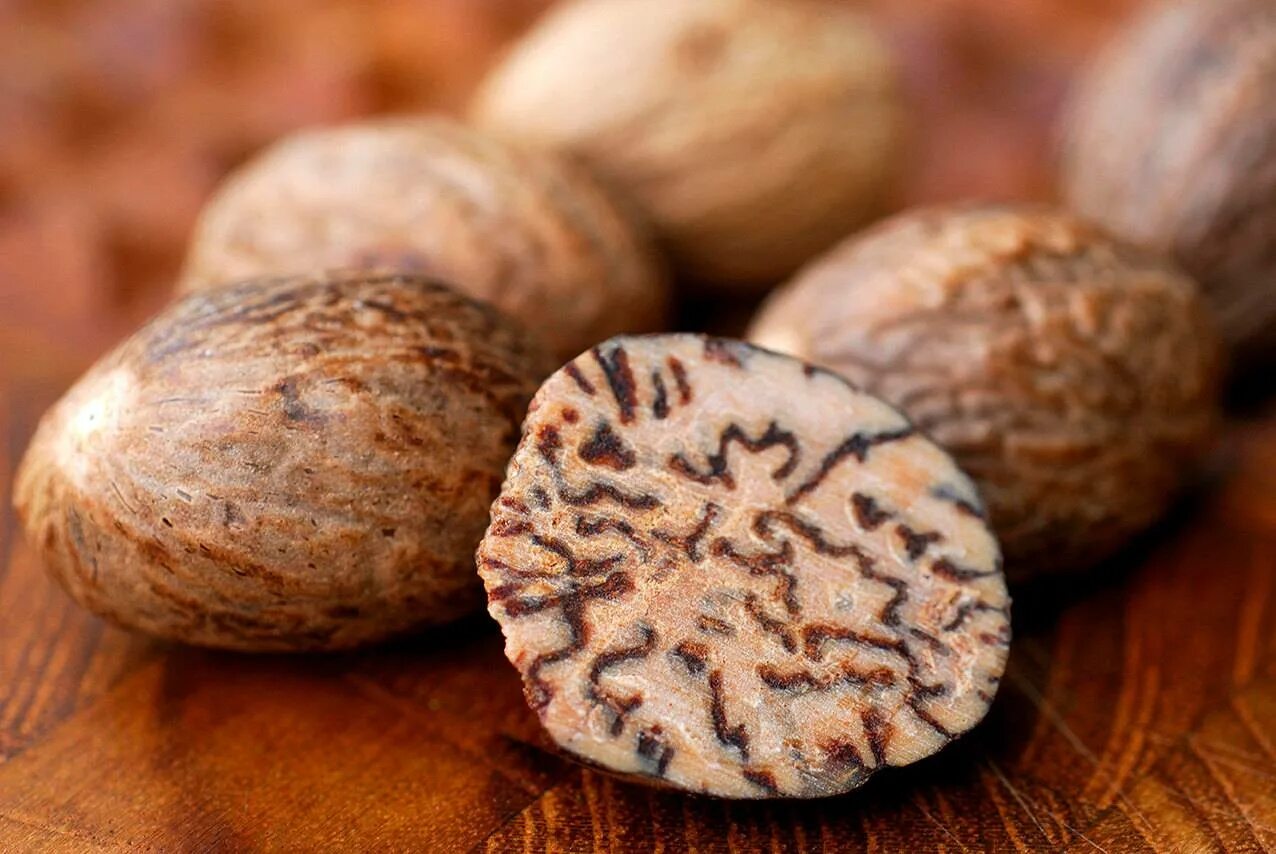 Мускатный орех 80 гр. Мускатный орех 80 гр. Мускатный орех пряность. Мускат ёнгок. Как выглядит мускатный орех.