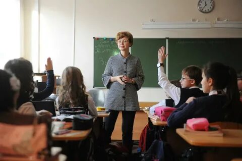 В класс вошли ученики и учитель