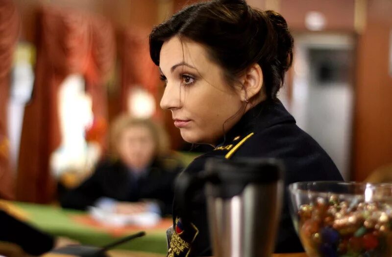 Обои на рабочий стол проводница. Поводок пассажирского вагона. Людмила белохвостикова проводник поезда. Проводница 3. Проводница 3.