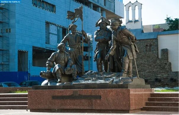 Памятник октябрьской революции в киеве. Памятник жванецкому в ростове фото. Памятник матери в ростове-на-дону. Парк октябрьской революции горького ростов-на-дону. Первомайский район ростова-на-дону памятник.