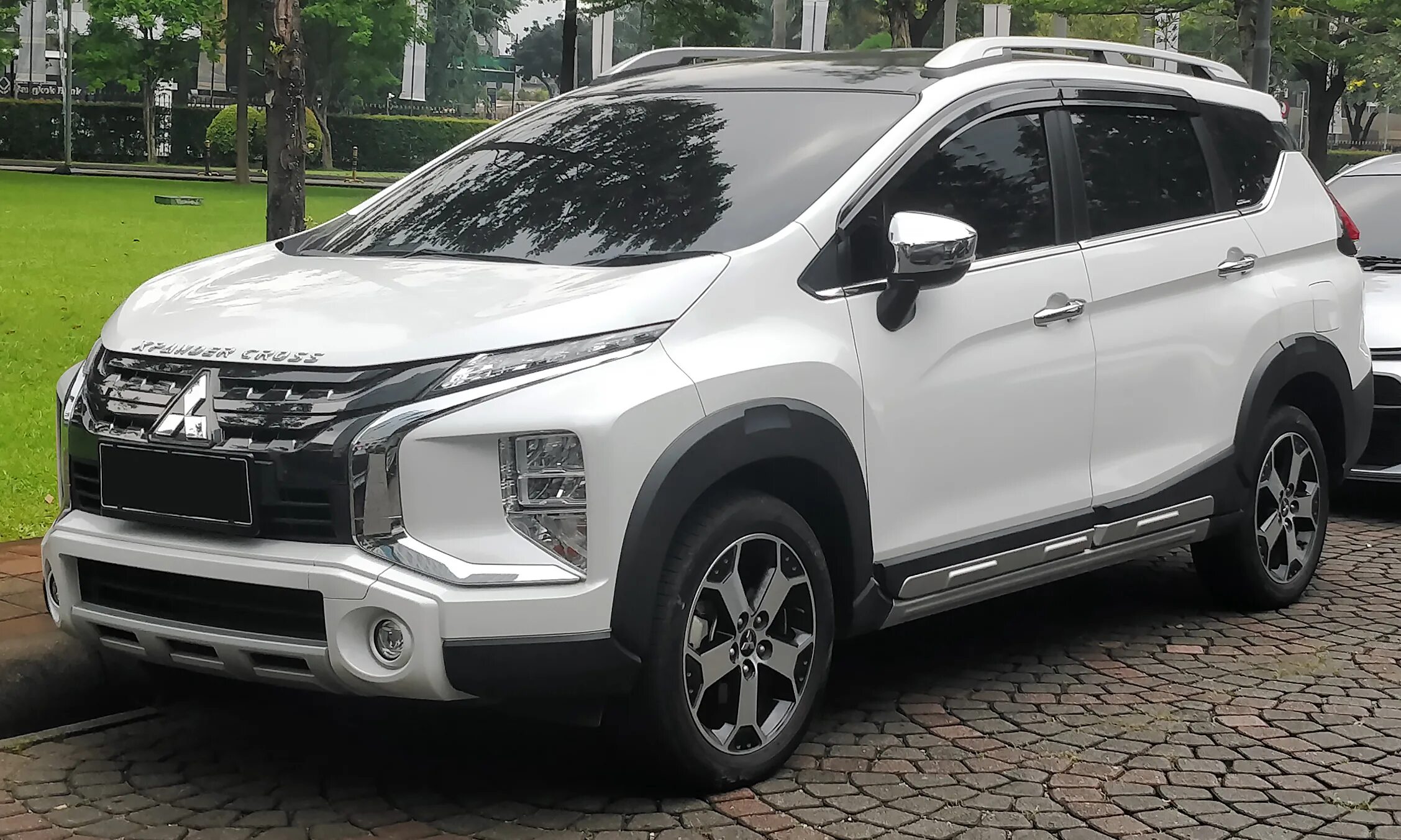 Mitsubishi Xpander Cross 2020. Митсубиси Хпандер кросс 2022. Mitsubishi Expander Cross. Мицубиси экспандер 2022. Мицубиси храндер кросс