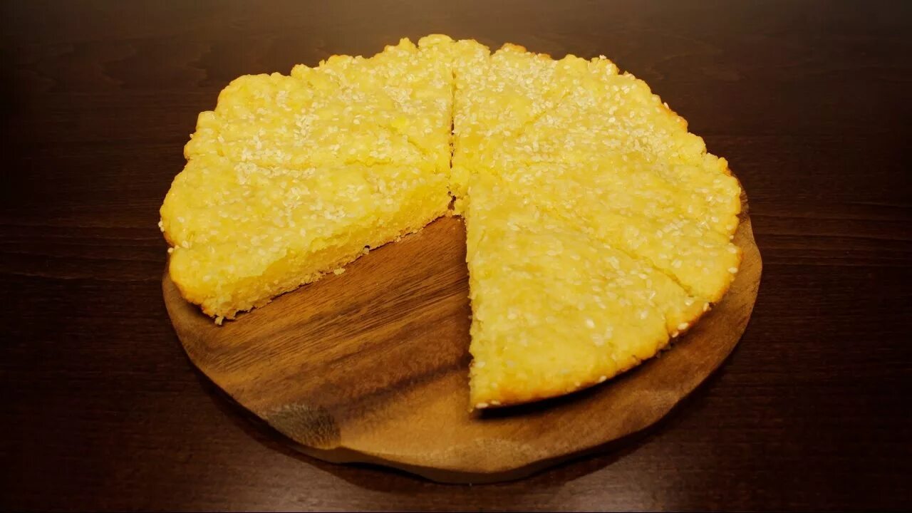 Сырный пирог в мультиварке. Пирог с сыром в мультиварке. Пирог с сыром в мультиварке. Сырный пирог в мультиварке. Заливной пирог с сыром и зеленью.