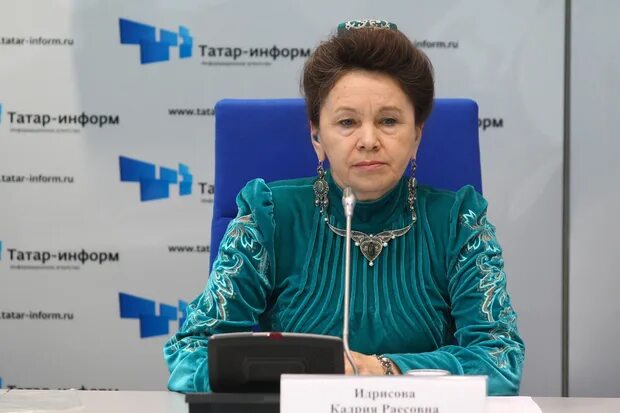 Кадрия идрисова ак калфак. Шакирова кадрия анясовна. Идрисова кадрия раисовна. Кадрия родственница. Кадрия родственница.