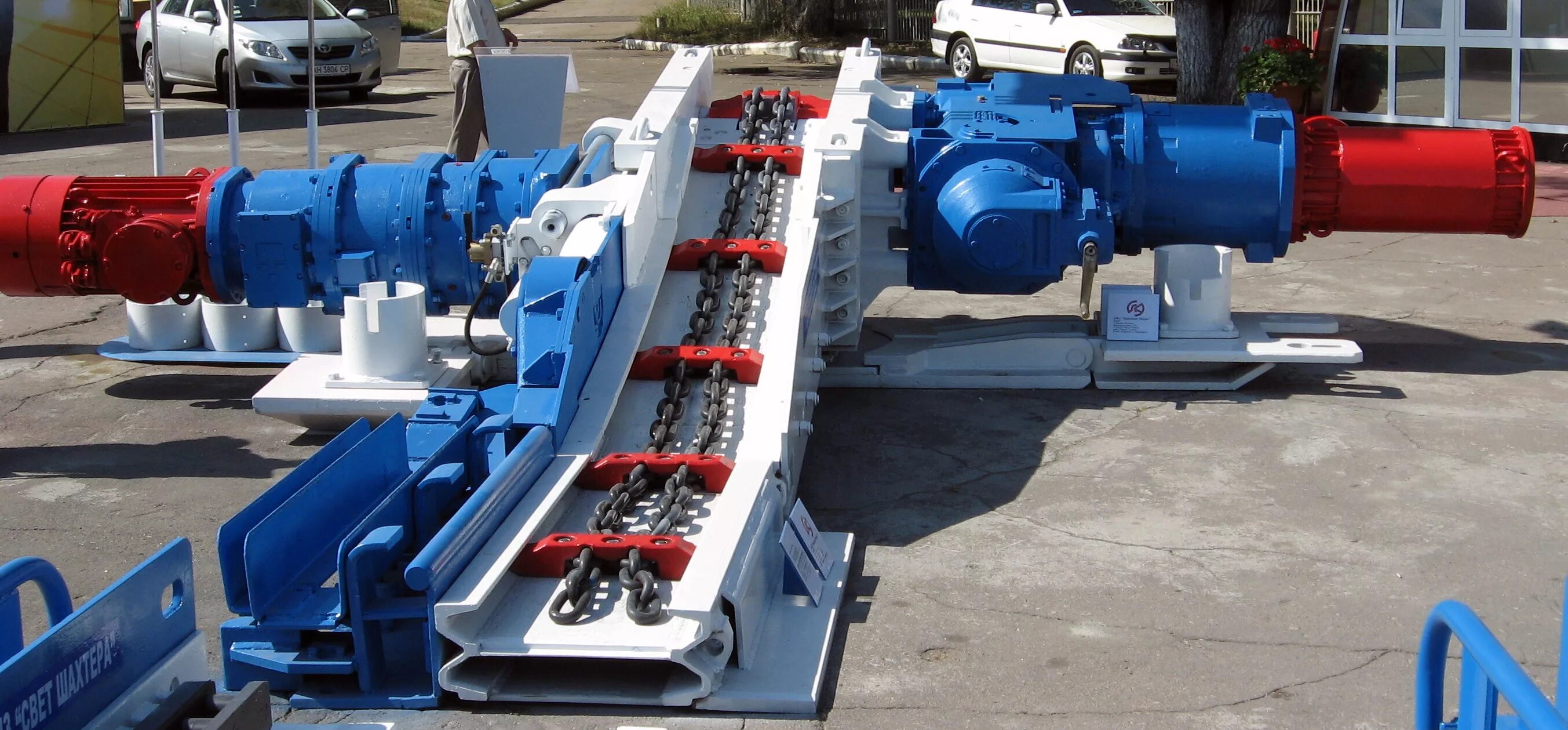 Транспортер ленточный скребковый. Скребковый конвейер ксц200/3500. Транспортер скребковый тсц-25. Транспортер роликовый скребковый тлс-300 с гофробортом. Транспортер ленточно-скребковый тлс-300.