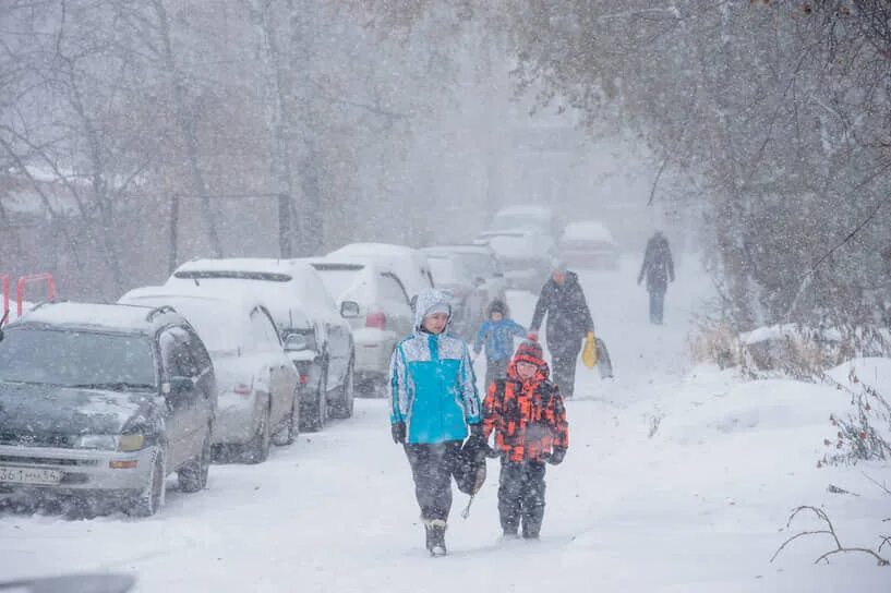 Будет ли мороз в ближайшие дни. Ухта аномальные холода фото. Сильный снегопад. Снег в москве. Будет ли мороз в ближайшие дни.