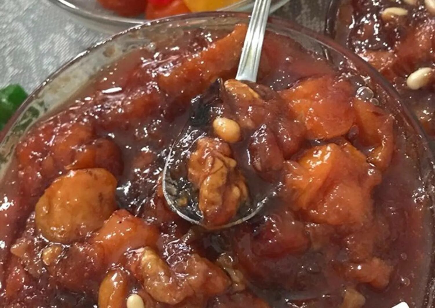 Варенье из айвы с грецкими орехами. Варенье из айвы с грецкими орехами. Айвовое варенье с грецкими орехами. Айвовое варенье с грецкими орехами. Варенье с айвы с грецким орехом.