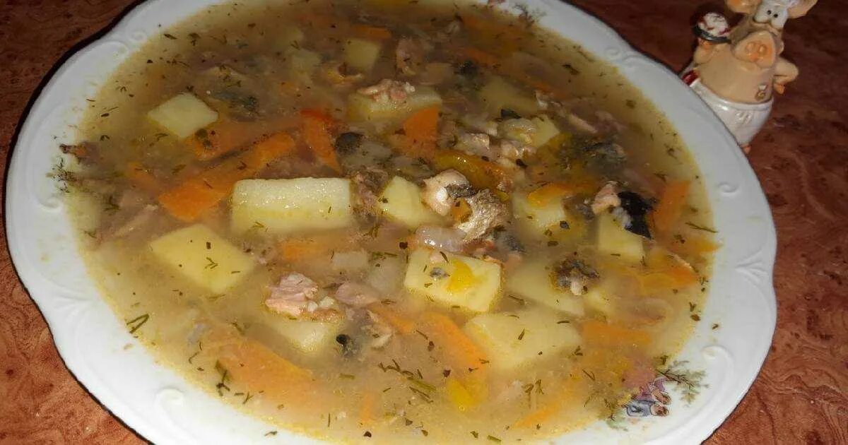 Уха из головы с пшеном. Уха из горбуши. рыбный суп из головы. уха с горбушей. суп из рыбьих голов.