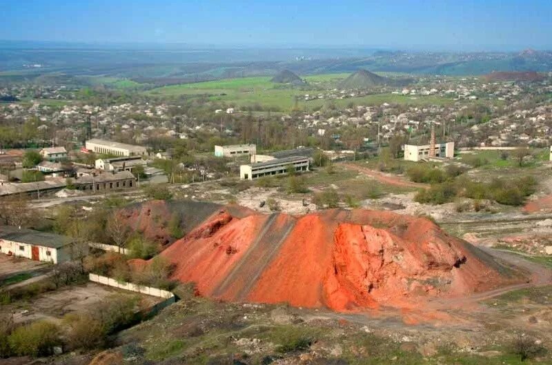 Красный луч сайт. Город красный Луч Луганская область. Красный Луч Террикон. Хрустальный красный Луч Луганская область. Город красный Луч Ворошиловградской области.