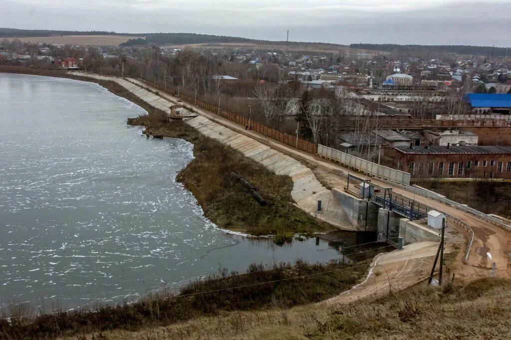 Камский на сегодня. Обзорная площадка гора урал сарапул. Камский на сегодня. Река кама нижнекамск. Кама под водой видео.