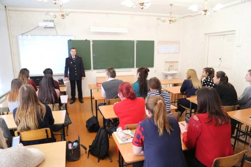 Педагогический колледж горно алтайск. Горно Алтайский педколледж. Горно _Алтайское педучилище. Студенты Горно Алтайского педагогического колледжа фото.