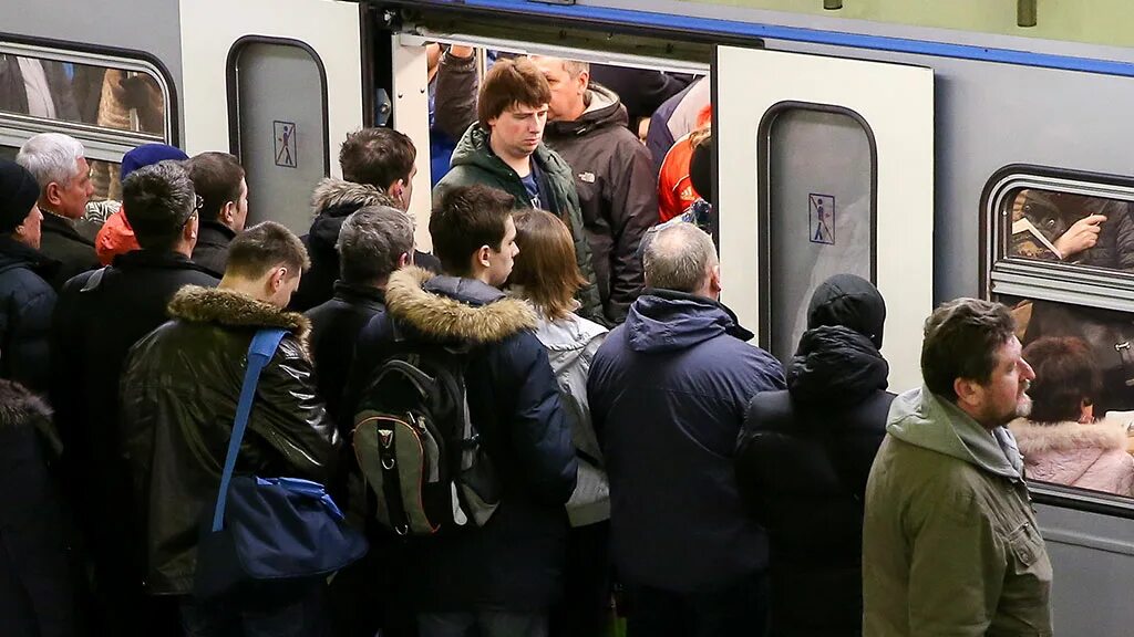 Сбой на серой. Чп в москве в метро на калужско рижской. москва, калужско-рижская линия. поезда калужско рижской линии. сбой на таганско-краснопресненской линии.