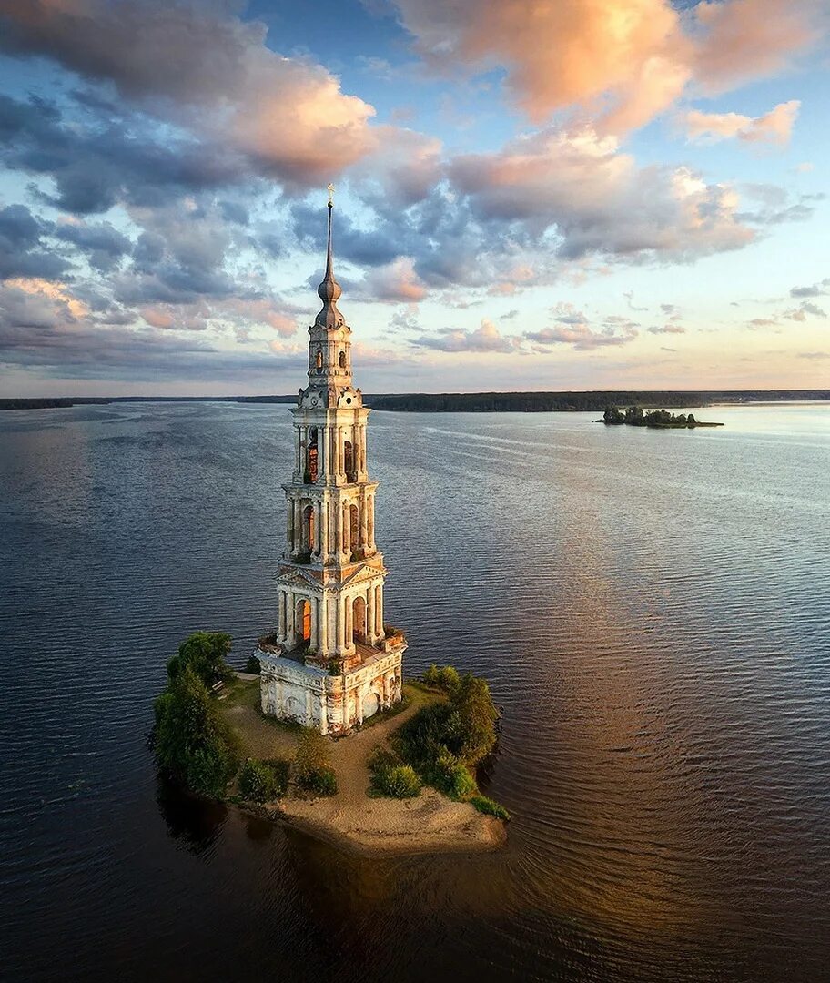 Калязинская колокольня Калязин. Калязинская колокольня Тверская область. Колокольня Никольского собора в Калязине. Колокольня Никольского собора, Калязин, Тверская область. Места на рыбинском