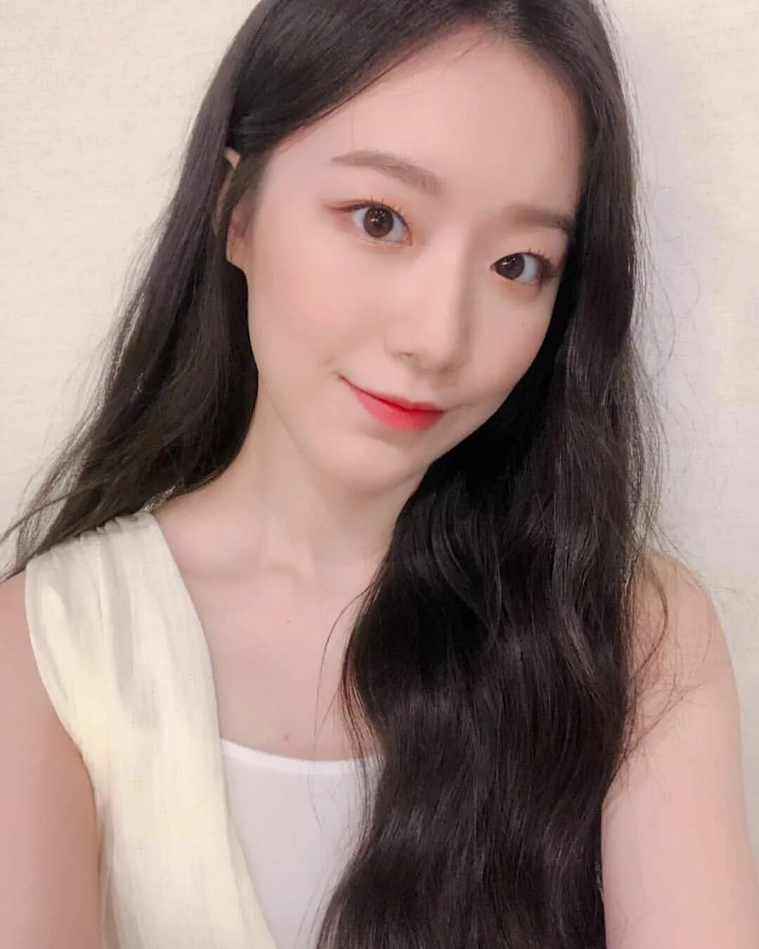 Шухуа кпоп. Шухуа g idle. Сколько лет шухуа из джи айдол. Шухуа g idle. Джи айдл шухуа.