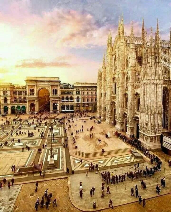 Milano photo. Milano photo. Milano photo. Milano photo. Площадь пьяцца-дель-дуомо.