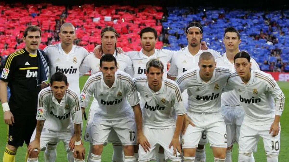 Игроки мадридского реала. Real madrid игрок. Винисиус реал мадрид 2024. Бензема реал мадрид 2021 22. Игроки мадридского реала.