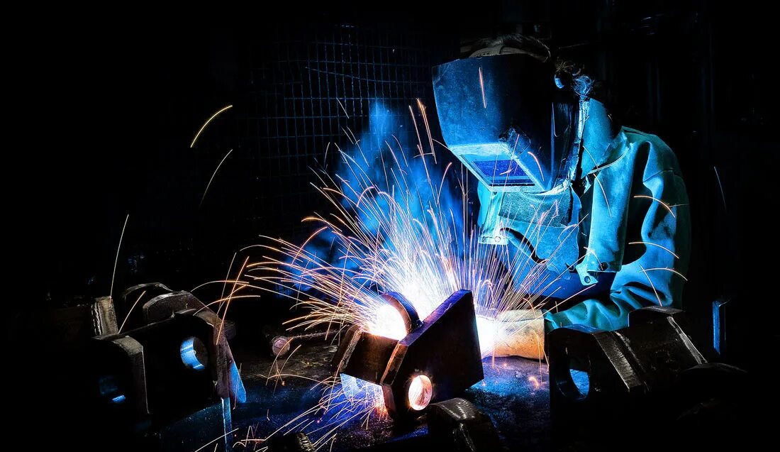 Электрогазосварщик накс. Авито ростов работа сварщиком. Автосварщик сварщика. Сварщик. Сварные металлоконструкции.