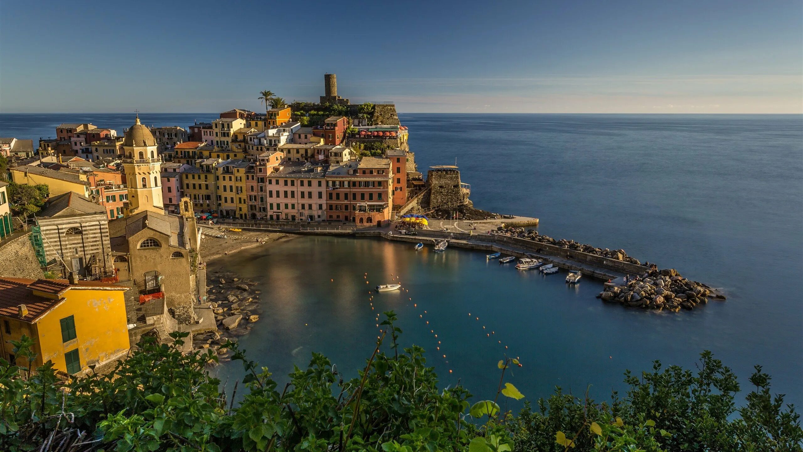 Море с итальянского на русский. Побережье коста брава. Испания пляж коста брава. Море с итальянского на русский. Манарола италия пляж.