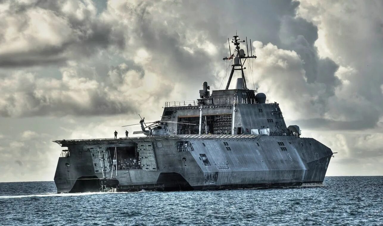Combat ship. Фрегат uss independence (lcs-2). боевой корабль lcs-2 independence. тримаран индепенденс. independence-class littoral combat ship.