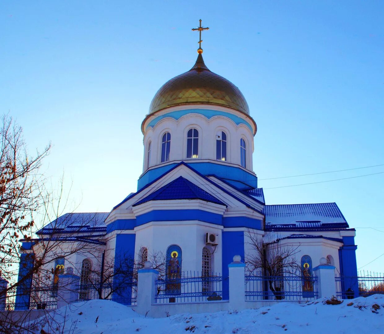 Луганская область поселки. Храм Александра Невского в Боково Платово. Церковь Боково-Платово антрацит. Храм Александра Невского (Луганск). Боково-Платово Луганской области.