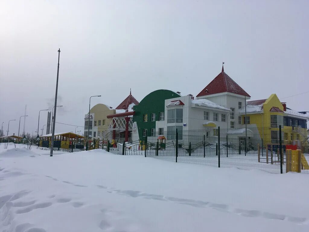 елочки центр дошкольного образования. учебный центр в доу. ханты мансийск больница инфекционная. страна чудес ханты-мансийск официальный сайт. детский сад страна чудес ханты-мансийск фото.