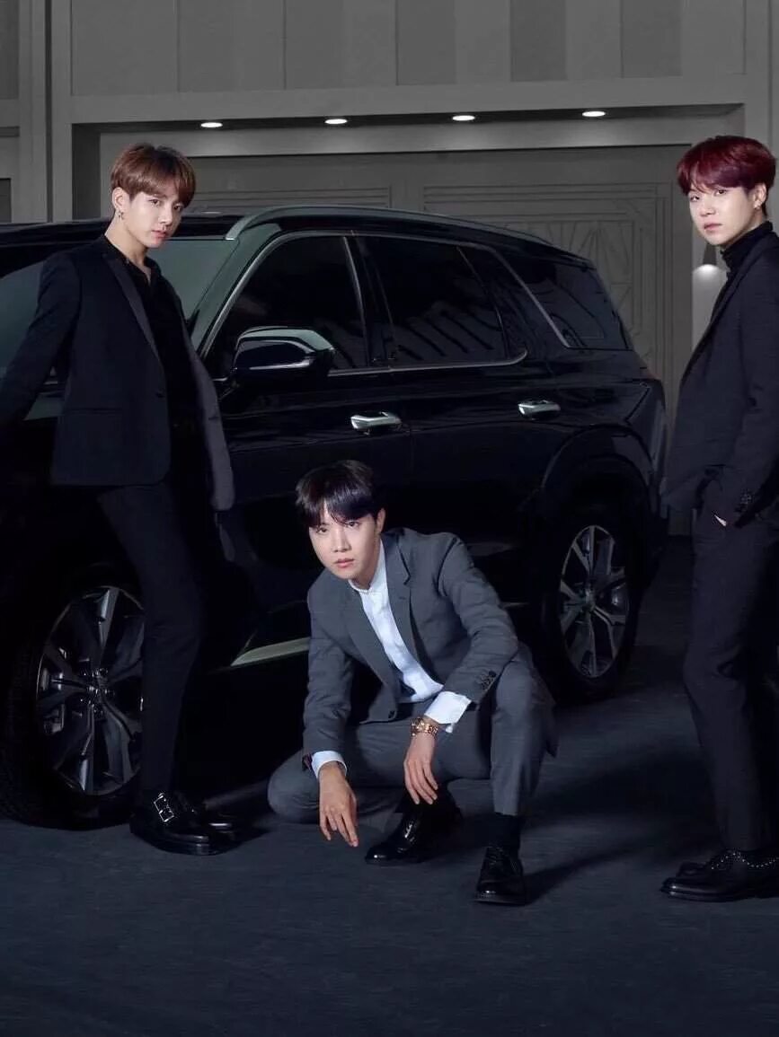 Мерседес bts. Чон чонгук и тэхен 2023. Машины бтс. Машины бтс. Бтс хендай 2020.
