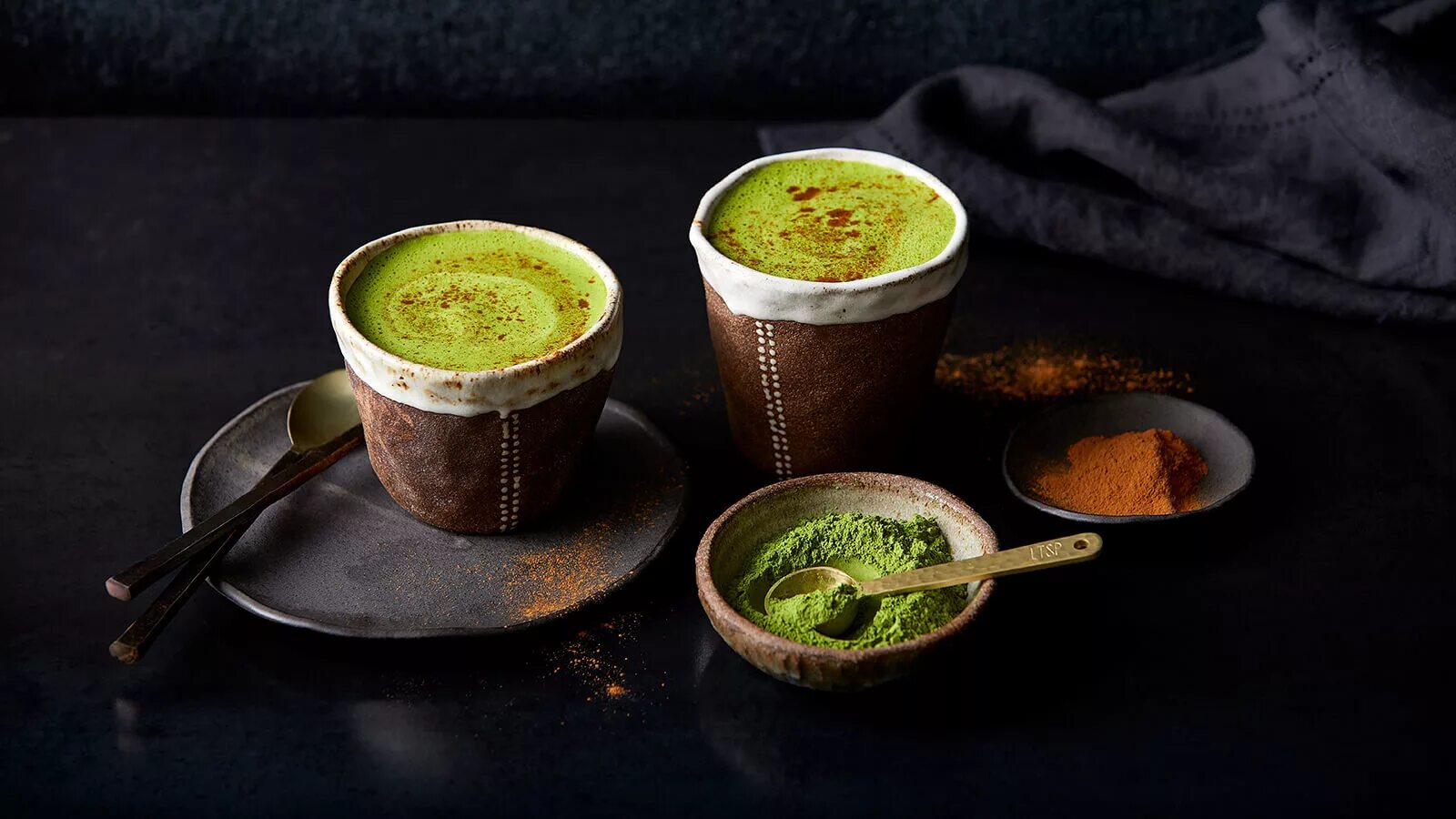 Маття латте. Зеленый чай латте. Матча чай матча латте. Matcha Tea Latte. Фисташковый раф