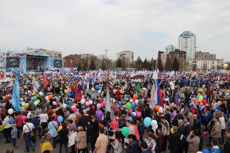 Самара 1 мая. 1 Мая Самара Куйбышева. 1 Мая на площади Куйбышева в Самаре. Площадь Куйбышева Самара. Праздник на площади Куйбышева Самара.