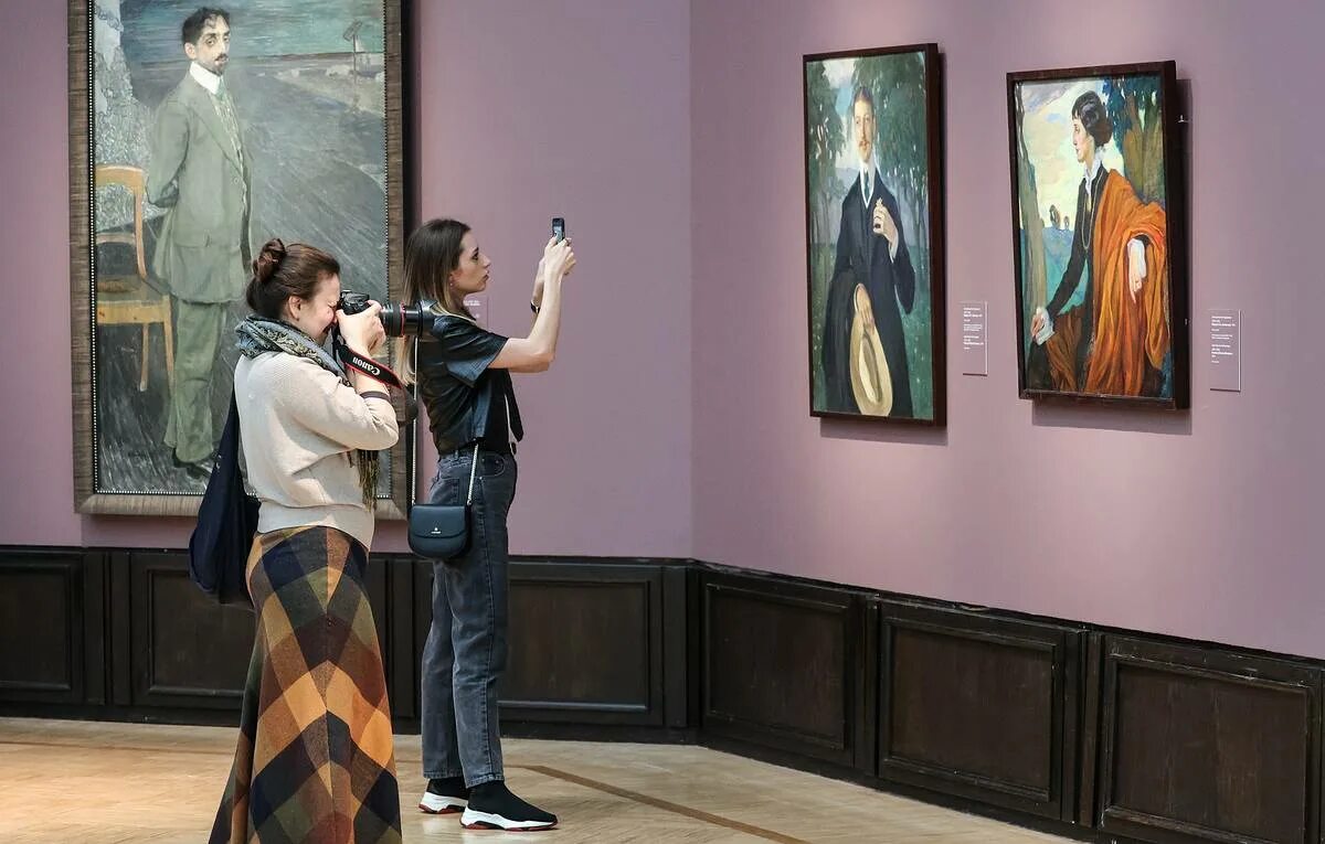 Зал поленова в третьяковской галерее. Какие выставки в третьяковке сейчас. Экспозиция третьяковской галереи в лаврушинском переулке. Какие выставки в третьяковке сейчас. Третьяковская галерея лаврушинский переулок выставки.