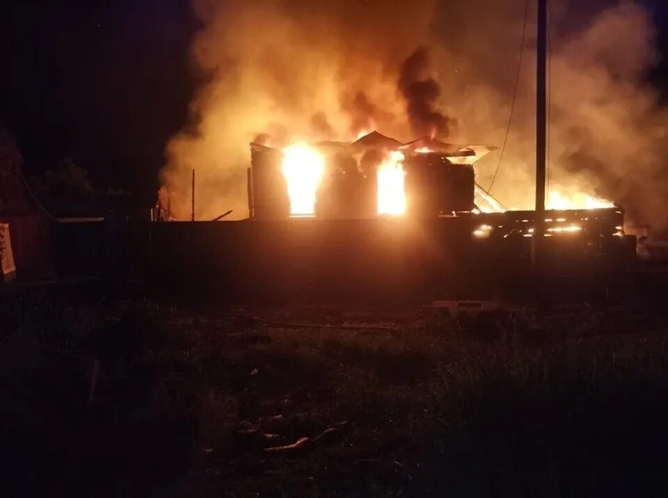 Пожар домов в гусе железном рязанской обл 2022. Гусь железный пожар 2022 г. Пожар в гусь железном сегодня. Пожар домов в гусе железном рязанской обл 2022. Пожар в гусь железном сегодня.