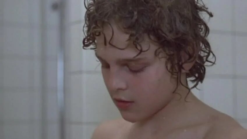 Er ikke. Петер бьерг. Du er ikke alene you are not alone 1978. Er ikke. Er ikke.