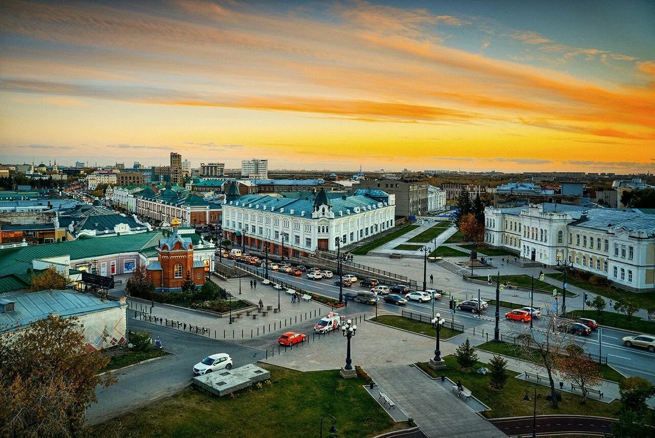 Высоко омск. Омск центр города. Омск центр города улица Ленина. Омск лето улица Ленина. Омск осень улица Ленина.