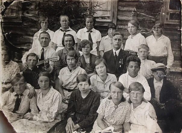 Выпуски разных лет школа фотоальбомы. Школа 1937. Село оглухино. Школа 1937. Школа 1937.
