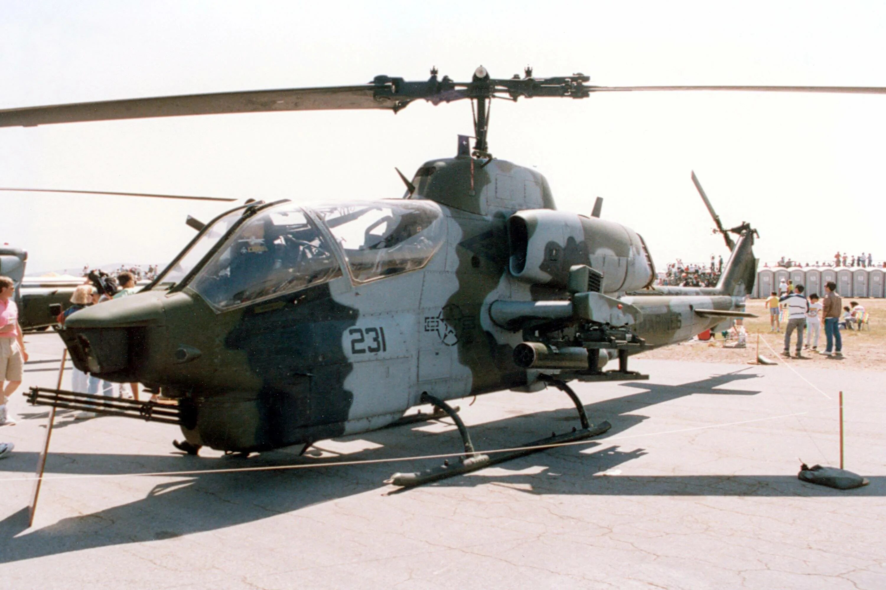 Ah-1 Cobra. Вертолет Bell Ah-1 Cobra. Вертолет Ah-1w "супер Кобра".