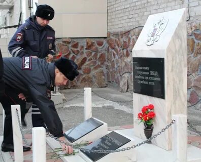 Родителей погибшим при исполнении