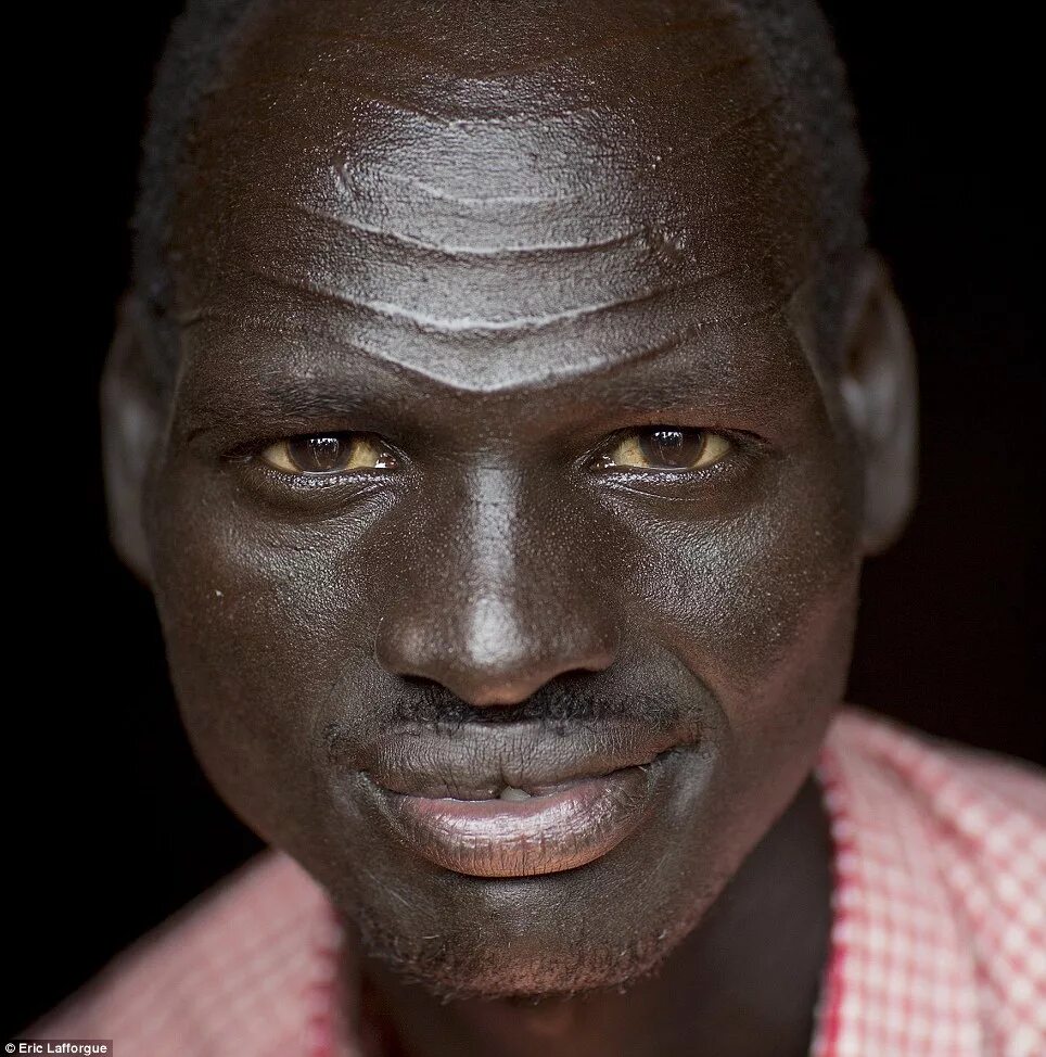 Чернокожий африканец. Африканец лицо. Африканские негры. Темнокожие люди. Лицо афроамериканца.