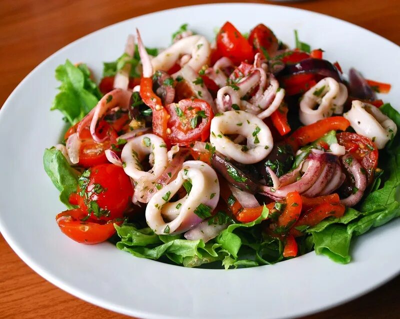 Салат из кальмаров и креветок самый вкусный. Салат из кальмаров и креветок самый вкусный